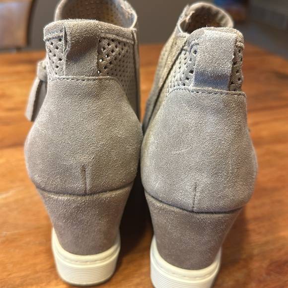 Sofft wedge heal suede boots - Picture 4 of 8